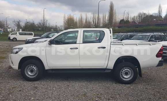 Sayi Na hannu Toyota Hilux Blanc Mota in Kigali a Rwanda Sayi Na hannu Toyota Hilux Blanc Mota in Kigali a Rwanda