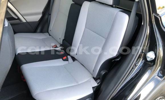 Sayi Na hannu Toyota RAV4 Beige Mota in Kigali a Rwanda Sayi Na hannu Toyota RAV4 Beige Mota in Kigali a Rwanda