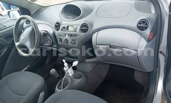 Sayi Na hannu Toyota Yaris Gris Mota in Kigali a Rwanda Sayi Na hannu Toyota Yaris Gris Mota in Kigali a Rwanda