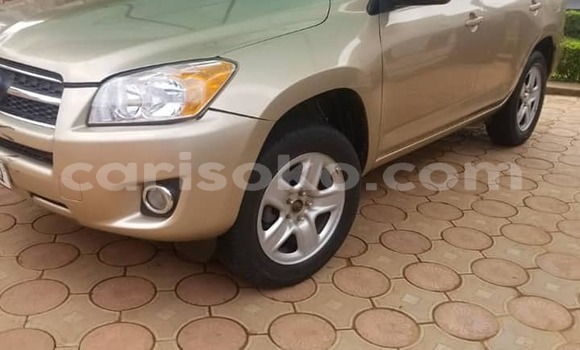 Acheter Occasion Voiture Toyota RAV4 Beige à Kigali, Rwanda Acheter Occasion Voiture Toyota RAV4 Beige à Kigali, Rwanda