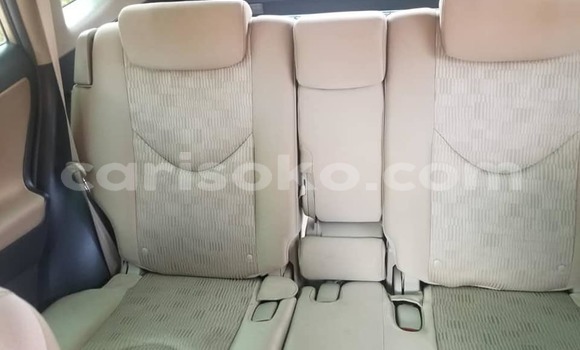 Acheter Occasion Voiture Toyota RAV4 Beige à Kigali, Rwanda Acheter Occasion Voiture Toyota RAV4 Beige à Kigali, Rwanda