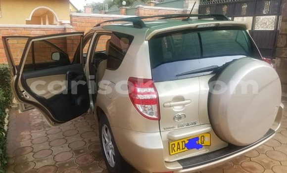 Acheter Occasion Voiture Toyota RAV4 Beige à Kigali, Rwanda Acheter Occasion Voiture Toyota RAV4 Beige à Kigali, Rwanda