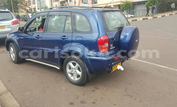 Acheter Occasion Voiture Toyota RAV4 Bleu à Kigali, Rwanda Acheter Occasion Voiture Toyota RAV4 Bleu à Kigali, Rwanda