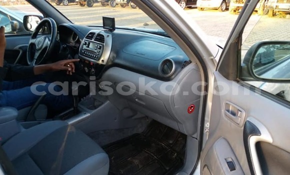 Acheter Occasion Voiture Toyota RAV4 Gris à Kigali, Rwanda Acheter Occasion Voiture Toyota RAV4 Gris à Kigali, Rwanda