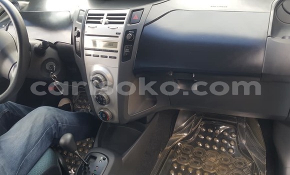 Sayi Na hannu Toyota Vitz Bleu Mota in Kigali a Rwanda Sayi Na hannu Toyota Vitz Bleu Mota in Kigali a Rwanda