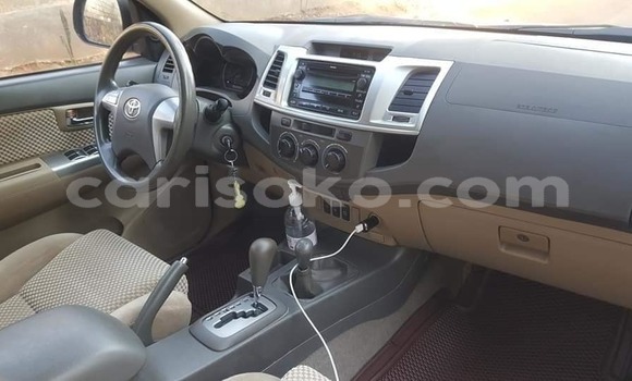 Acheter Occasion Voiture Toyota Fortuner Gris à Kigali, Rwanda Acheter Occasion Voiture Toyota Fortuner Gris à Kigali, Rwanda