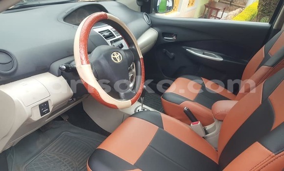 Sayi Na hannu Toyota Yaris Bleu Mota in Kigali a Rwanda Sayi Na hannu Toyota Yaris Bleu Mota in Kigali a Rwanda