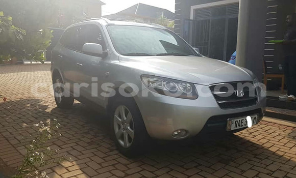 Acheter Occasion Voiture Hyundai Santa Fe Gris à Kigali, Rwanda Acheter Occasion Voiture Hyundai Santa Fe Gris à Kigali, Rwanda