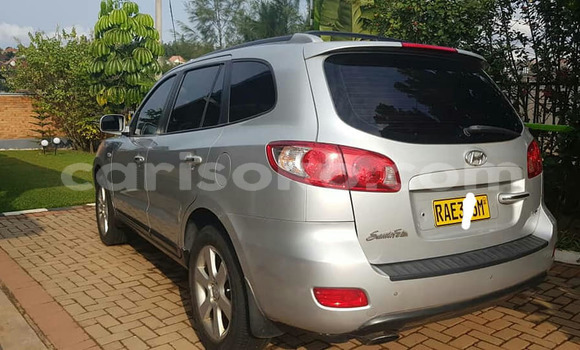 Acheter Occasion Voiture Hyundai Santa Fe Gris à Kigali, Rwanda Acheter Occasion Voiture Hyundai Santa Fe Gris à Kigali, Rwanda