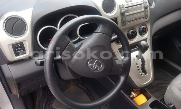 Sayi Na hannu Toyota Matrix Gris Mota in Kigali a Rwanda Sayi Na hannu Toyota Matrix Gris Mota in Kigali a Rwanda