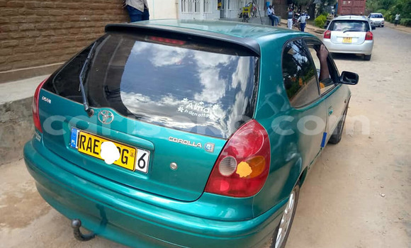 Acheter Occasion Voiture Toyota Corolla Vert à Kigali, Rwanda Acheter Occasion Voiture Toyota Corolla Vert à Kigali, Rwanda