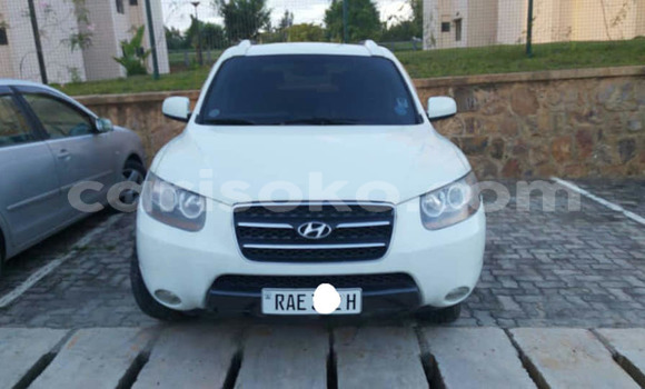 Sayi Na hannu Hyundai Santa Fe Blanc Mota in Kigali a Rwanda Sayi Na hannu Hyundai Santa Fe Blanc Mota in Kigali a Rwanda