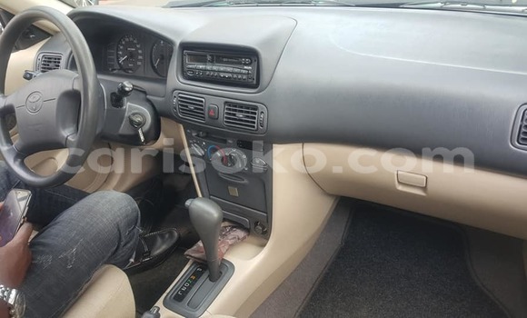 Acheter Occasion Voiture Toyota Corolla Vert à Kigali, Rwanda Acheter Occasion Voiture Toyota Corolla Vert à Kigali, Rwanda