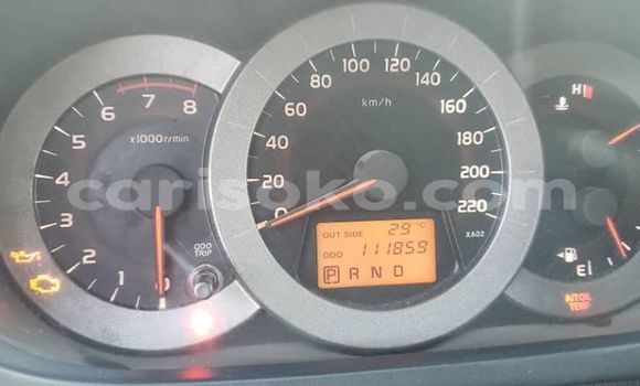 Sayi Na hannu Toyota RAV4 Blanc Mota in Kigali a Rwanda Sayi Na hannu Toyota RAV4 Blanc Mota in Kigali a Rwanda