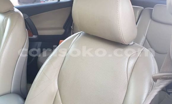 Sayi Na hannu Toyota RAV4 Blanc Mota in Kigali a Rwanda Sayi Na hannu Toyota RAV4 Blanc Mota in Kigali a Rwanda