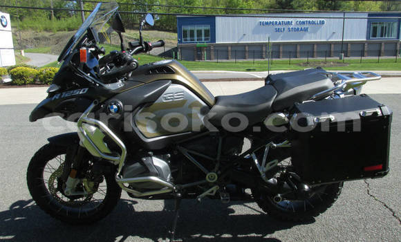 Sayi Na hannu BMW R1200GS Adventure Noir Motsi in Kigali a Rwanda Sayi Na hannu BMW R1200GS Adventure Noir Motsi in Kigali a Rwanda