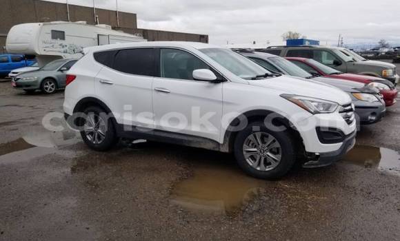 Sayi Na hannu Hyundai Santa Fe Blanc Mota in Kigali a Rwanda Sayi Na hannu Hyundai Santa Fe Blanc Mota in Kigali a Rwanda