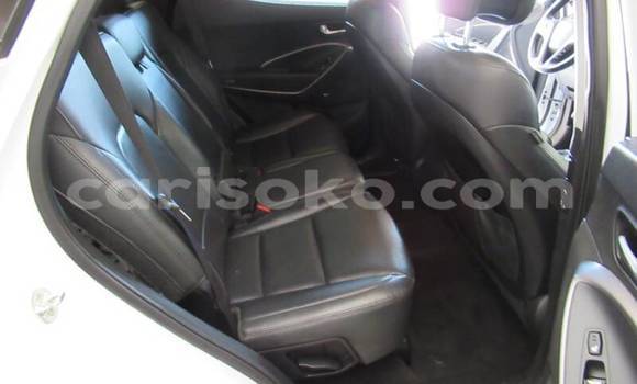 Sayi Na hannu Hyundai Santa Fe Blanc Mota in Kigali a Rwanda Sayi Na hannu Hyundai Santa Fe Blanc Mota in Kigali a Rwanda