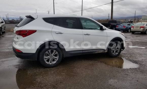 Sayi Na hannu Hyundai Santa Fe Blanc Mota in Kigali a Rwanda Sayi Na hannu Hyundai Santa Fe Blanc Mota in Kigali a Rwanda