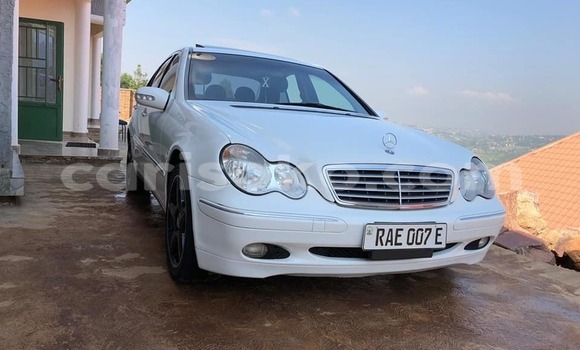 اشتري مستعمل Mercedes-Benz C–Class Blanc سيارة في Kigali في Rwanda اشتري مستعمل Mercedes-Benz C–Class Blanc سيارة في Kigali في Rwanda