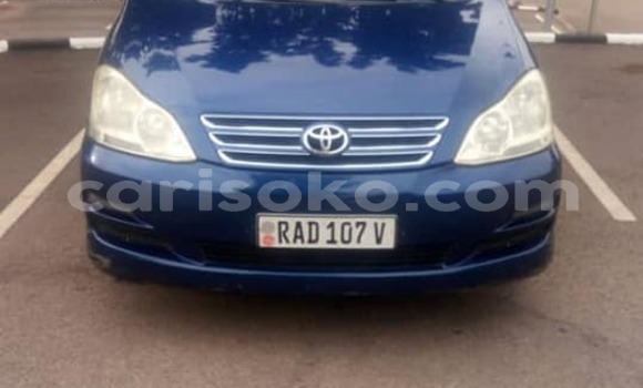 Acheter Occasion Voiture Toyota Avensis Verso Bleu à Kigali, Rwanda Acheter Occasion Voiture Toyota Avensis Verso Bleu à Kigali, Rwanda