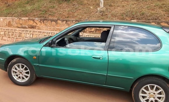 Acheter Occasion Voiture Toyota Corolla Vert à Kigali, Rwanda Acheter Occasion Voiture Toyota Corolla Vert à Kigali, Rwanda