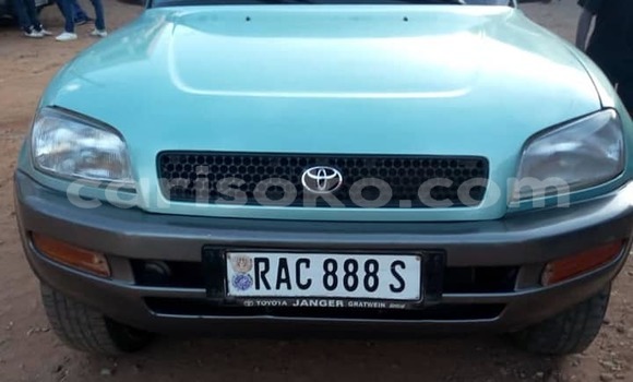 Acheter Occasion Voiture Toyota RAV4 Bleu à Kigali, Rwanda Acheter Occasion Voiture Toyota RAV4 Bleu à Kigali, Rwanda