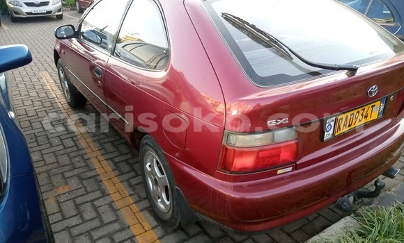 Acheter Occasion Voiture Toyota Corolla Rouge à Kigali, Rwanda Acheter Occasion Voiture Toyota Corolla Rouge à Kigali, Rwanda