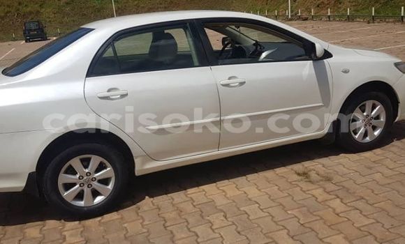 Acheter Occasion Voiture Toyota Corolla Blanc à Kigali, Rwanda Acheter Occasion Voiture Toyota Corolla Blanc à Kigali, Rwanda