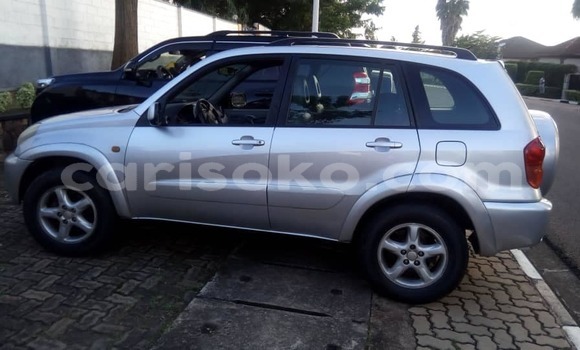 Acheter Occasion Voiture Toyota RAV4 Gris à Kigali, Rwanda Acheter Occasion Voiture Toyota RAV4 Gris à Kigali, Rwanda