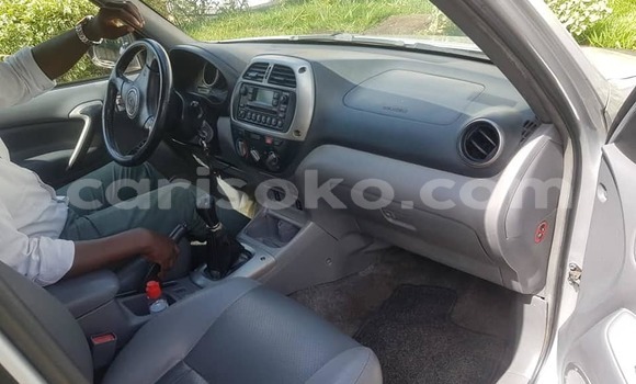 Acheter Occasion Voiture Toyota RAV4 Gris à Kigali, Rwanda Acheter Occasion Voiture Toyota RAV4 Gris à Kigali, Rwanda