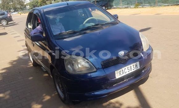 Acheter Occasion Voiture Toyota Vitz Bleu à Kigali, Rwanda Acheter Occasion Voiture Toyota Vitz Bleu à Kigali, Rwanda