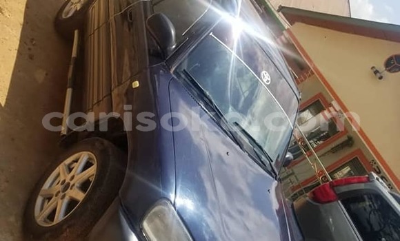 Acheter Occasion Voiture Toyota RAV4 Bleu à Kigali, Rwanda Acheter Occasion Voiture Toyota RAV4 Bleu à Kigali, Rwanda