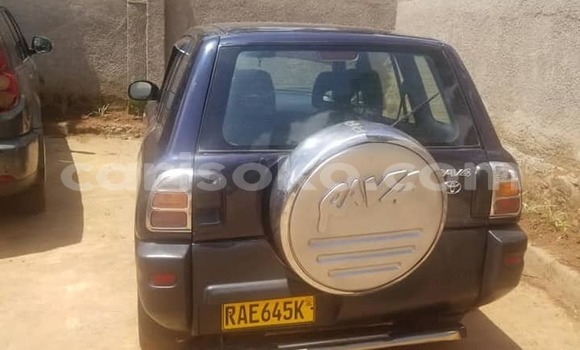 Acheter Occasion Voiture Toyota RAV4 Bleu à Kigali, Rwanda Acheter Occasion Voiture Toyota RAV4 Bleu à Kigali, Rwanda