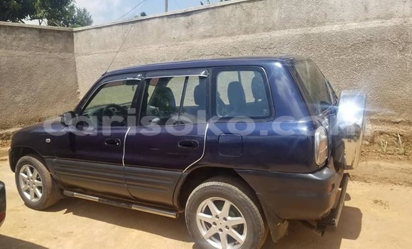 Acheter Occasion Voiture Toyota RAV4 Bleu à Kigali, Rwanda Acheter Occasion Voiture Toyota RAV4 Bleu à Kigali, Rwanda