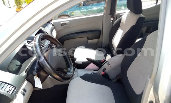 Acheter Occasion Voiture Mitsubishi L200 Gris à Kigali, Rwanda Acheter Occasion Voiture Mitsubishi L200 Gris à Kigali, Rwanda