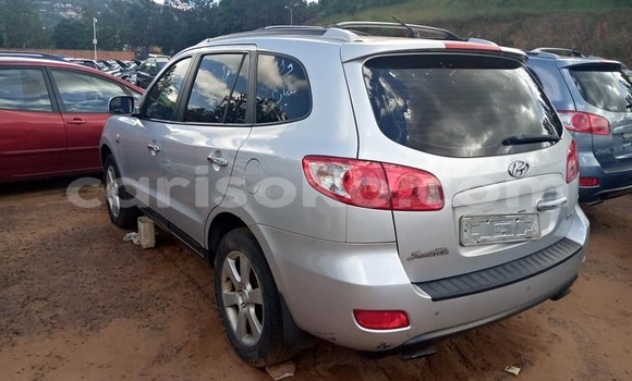 Acheter Occasion Voiture Hyundai Santa Fe Gris à Kigali, Rwanda Acheter Occasion Voiture Hyundai Santa Fe Gris à Kigali, Rwanda