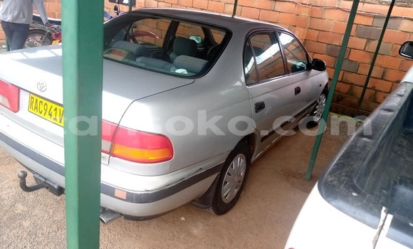 Acheter Occasion Voiture Toyota Carina Gris à Kigali, Rwanda Acheter Occasion Voiture Toyota Carina Gris à Kigali, Rwanda