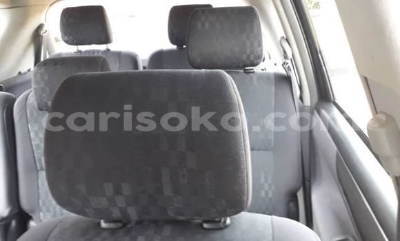 Acheter Occasion Voiture Toyota Avensis Verso Noir à Kigali, Rwanda Acheter Occasion Voiture Toyota Avensis Verso Noir à Kigali, Rwanda