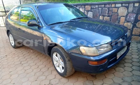Acheter Occasion Voiture Toyota Corolla Bleu à Kigali, Rwanda Acheter Occasion Voiture Toyota Corolla Bleu à Kigali, Rwanda