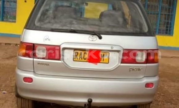 اشتري مستعمل Toyota Picnic Gris سيارة في Kigali في Rwanda اشتري مستعمل Toyota Picnic Gris سيارة في Kigali في Rwanda