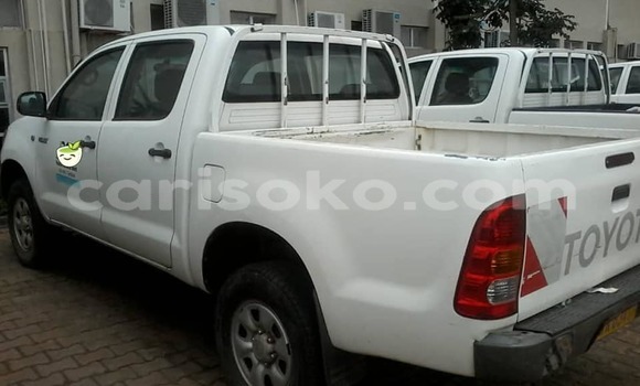 Acheter Occasion Voiture Toyota Hilux Blanc à Kigali, Rwanda Acheter Occasion Voiture Toyota Hilux Blanc à Kigali, Rwanda