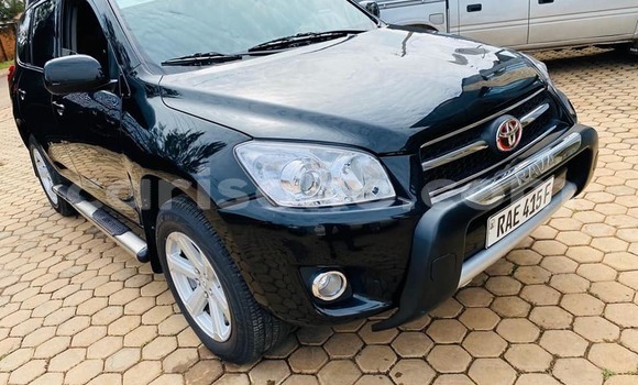 Acheter Occasion Voiture Toyota RAV4 Noir à Kigali, Rwanda Acheter Occasion Voiture Toyota RAV4 Noir à Kigali, Rwanda