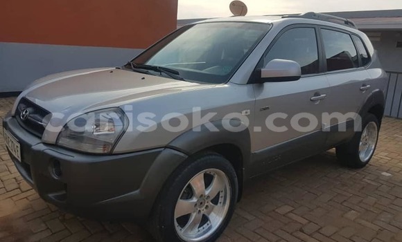 Acheter Occasion Voiture Hyundai Tucson Gris à Kigali, Rwanda Acheter Occasion Voiture Hyundai Tucson Gris à Kigali, Rwanda