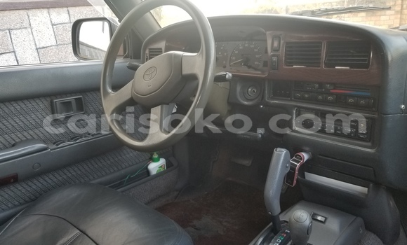 Sayi Na hannu Toyota Hilux Surf Noir Mota in Kigali a Rwanda Sayi Na hannu Toyota Hilux Surf Noir Mota in Kigali a Rwanda