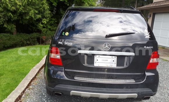 Sayi Imported Mercedes-Benz M–Class Noir Mota in Gisenyi a Gisenyi Sayi Imported Mercedes-Benz M–Class Noir Mota in Gisenyi a Gisenyi