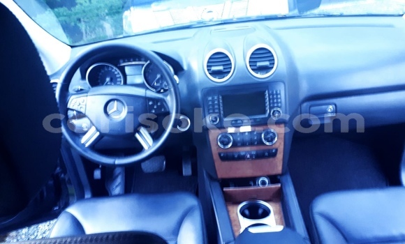 Sayi Imported Mercedes-Benz M–Class Noir Mota in Gisenyi a Gisenyi Sayi Imported Mercedes-Benz M–Class Noir Mota in Gisenyi a Gisenyi