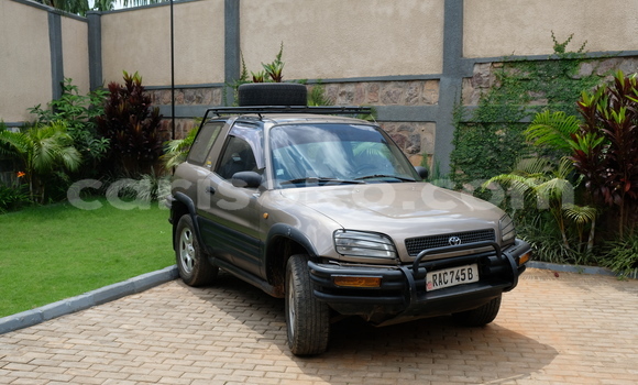 اشتري مستعمل Toyota RAV4 Marron سيارة في Kigali في Rwanda اشتري مستعمل Toyota RAV4 Marron سيارة في Kigali في Rwanda