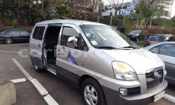 اشتري مستعمل Hyundai Starex Gris سيارة في Kigali في Rwanda اشتري مستعمل Hyundai Starex Gris سيارة في Kigali في Rwanda