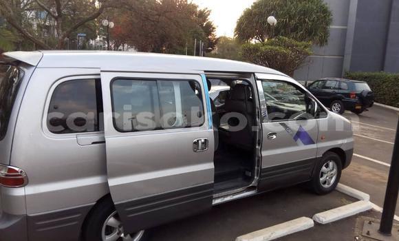 اشتري مستعمل Hyundai Starex Gris سيارة في Kigali في Rwanda اشتري مستعمل Hyundai Starex Gris سيارة في Kigali في Rwanda